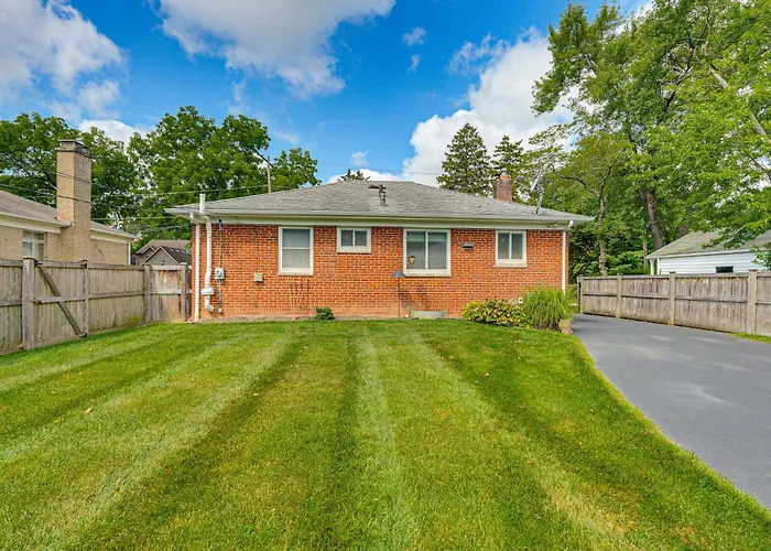 Holiday home 3 Mi To Ohio State: Updated W/ Yard! *